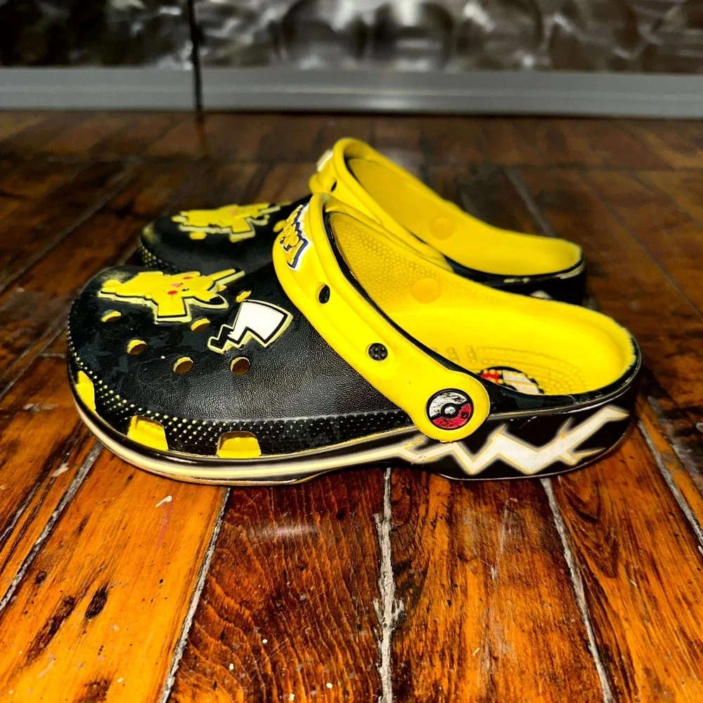 Crocs x Pokémon Pikachu Classic Clogs Toddler 2 Black Yellow Comfort Outdoor